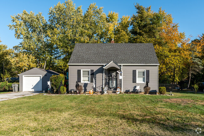 Bungalows with large lots can be found in the Edgewood area on the southside of Indianapolis.
