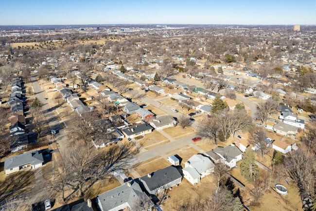 A typical street view in Robin Hill.