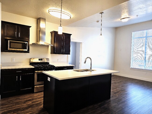 196 W Vine St unit A620, Murray, UT 84107 - photo 4