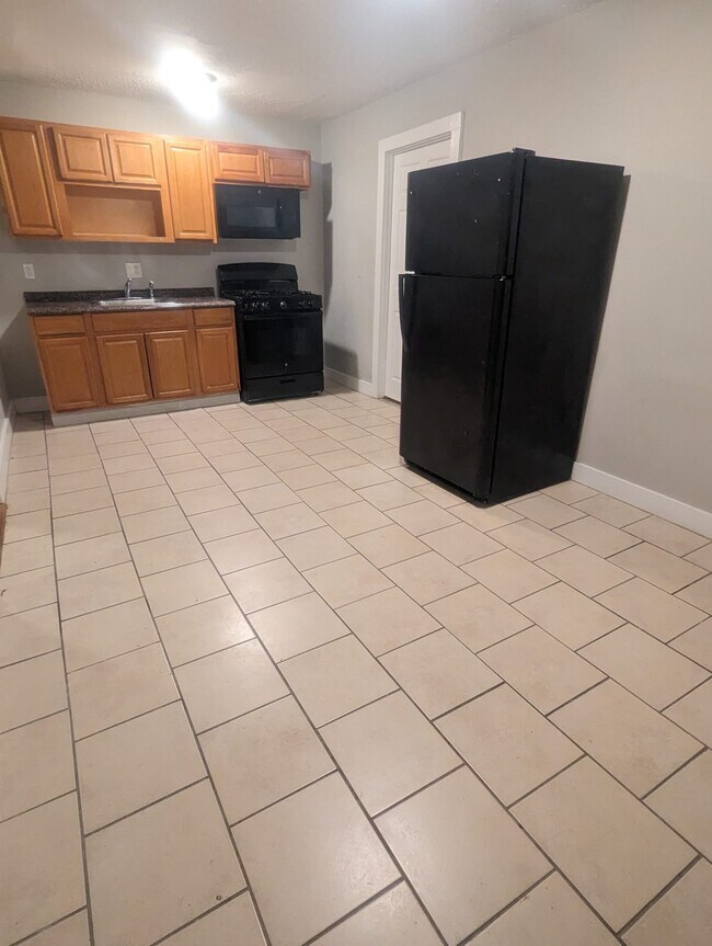 566 Howard Ave Unit 3R, New Haven, CT 06519