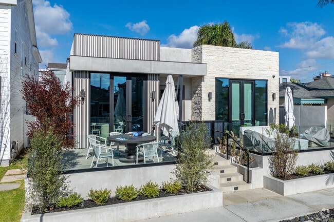 Yorktown has many modern-style homes with state-of-the-art amenities.