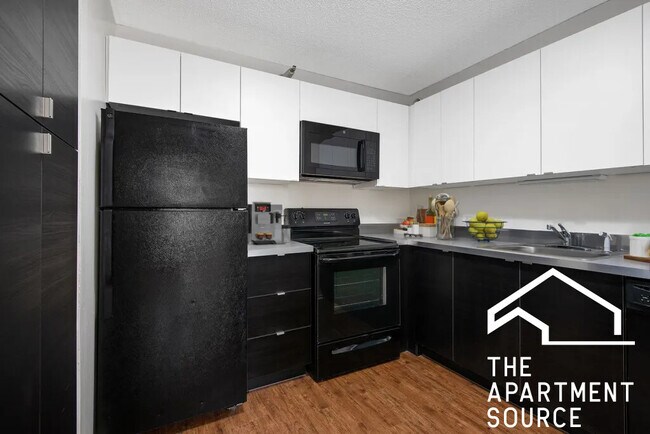 1000 N La Salle Dr unit 415, Chicago, IL 60610 - photo 2