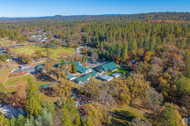 Sierra Hills Elementary School is surrounded by nature.