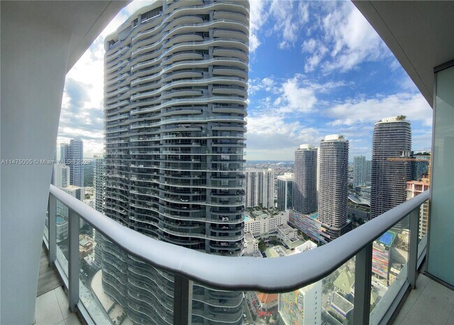 1010 Brickell Ave unit 1409, Miami, FL 33131 - photo 3