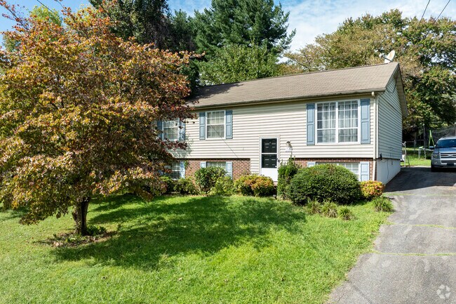 Single-family homes offer plenty of room for growing families in Sandusky.