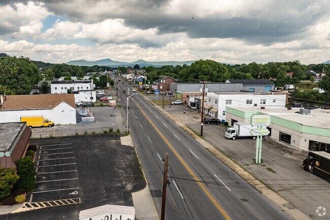 Williamson Road leads through the neighborhood of Williamson road.