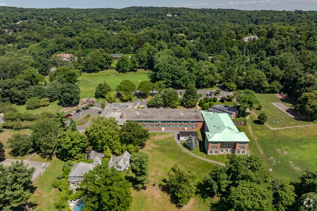 Dows Lane Elementary School is located at 6 Dows Lane in Irvington, NY.
