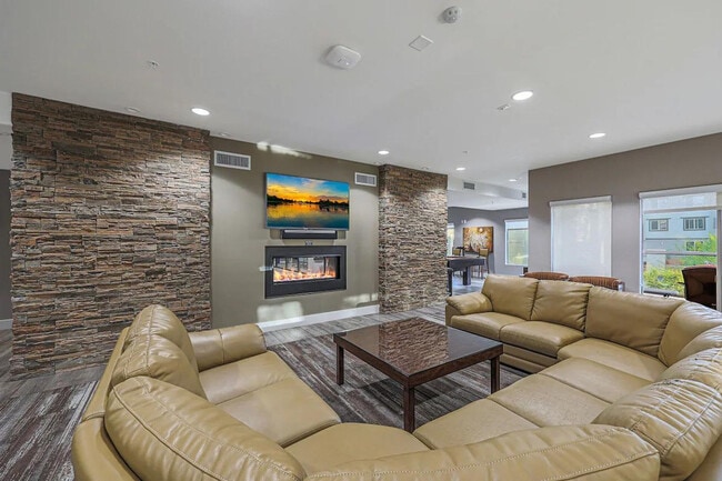 Toscana of Desert Ridge unit ID1342589P, Phoenix, AZ 85054 - photo 2