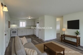 22 Hillside Ln Unit 4, Lewiston, ME 04240
