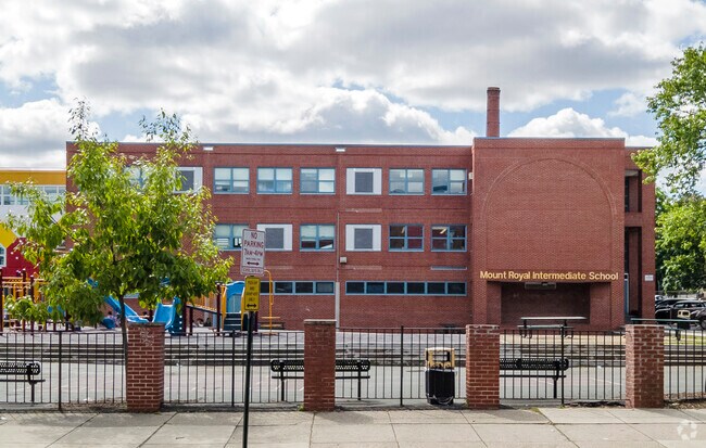 Located in Bolton Hill Mount Royal School serves students from Pre-K to the 8th grade.