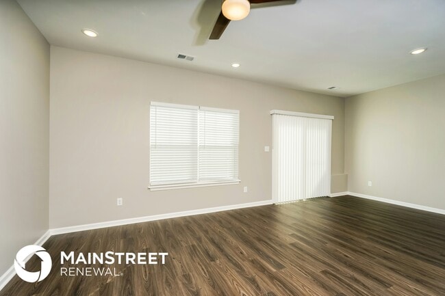 2924 Paddle Wheel Dr, Jeffersonville, IN 47130 - photo 7