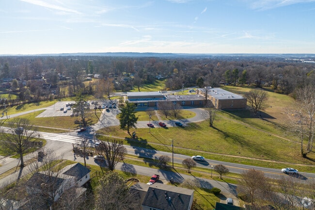 Luhr Elementary provides quality education to people throughout Louisville.
