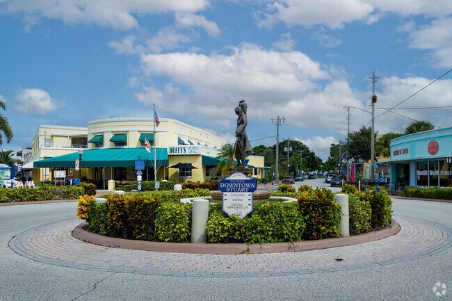 The garden round about during the day in Palm City downtown area.