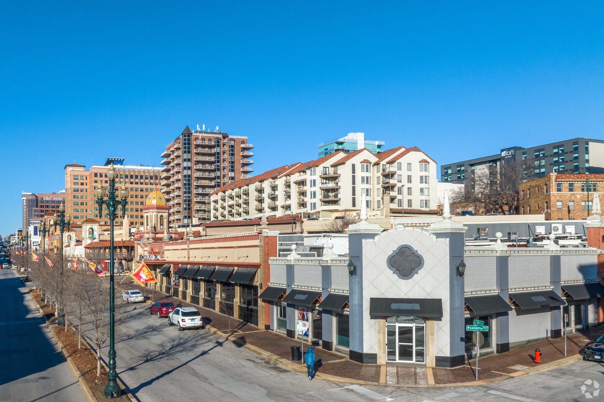 Country Club Plaza Shops with parking close by.