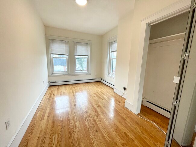 92 L St unit 3, Boston, MA 02127 - photo 5