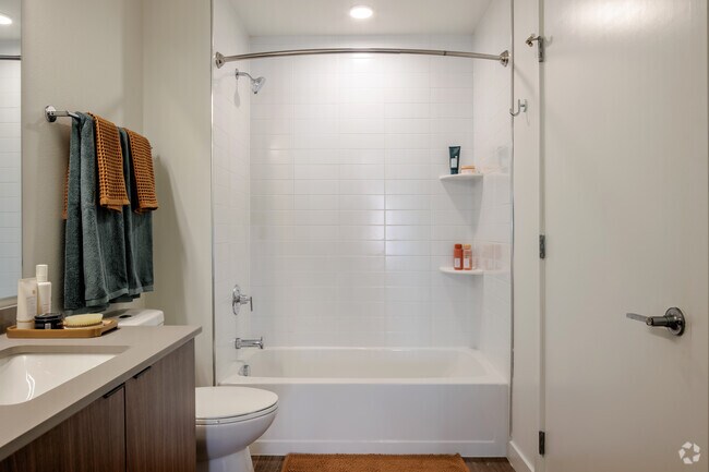 1BR, 1BA - 808SF - Bathroom