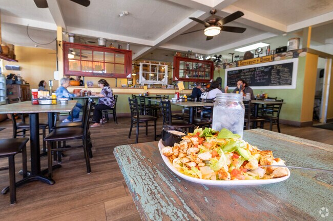 Enjoy a great meal with a small-town pride at Southeast Diner Restaurant.