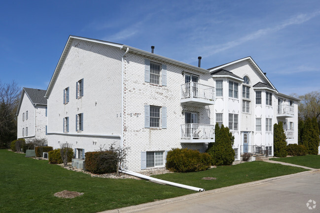 3 Stortz Drive, Bloomington, IL 61701 - photo 5