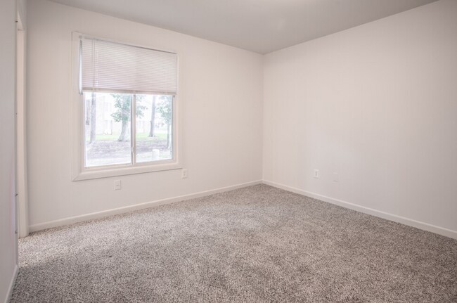 Sonoma Woods Apartments – New Ownership & Management, Newport News, VA 23608 - photo 6