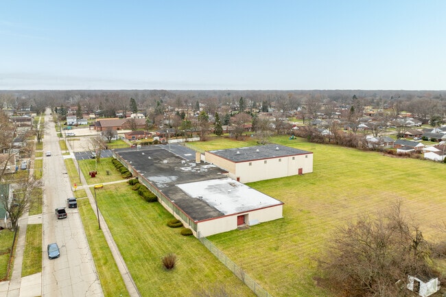 Peterson-Warren Academy is a private elementary and middle school in Inkster.