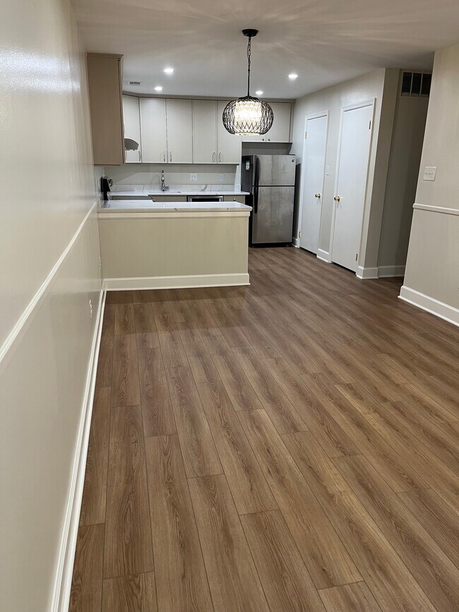 10702 Kings Riding Way unit T, Rockville, MD 20852 - photo 5