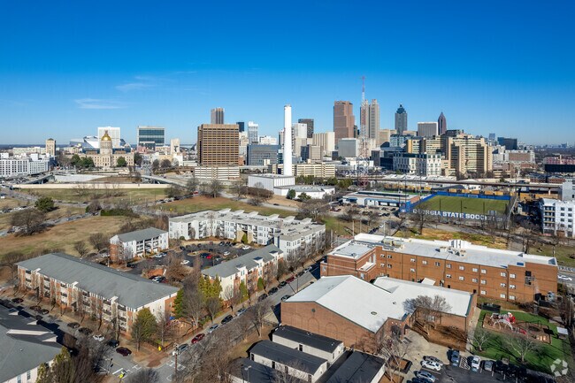 Downtown Atlanta is just minutes away from Oakland when traffic is favorable.