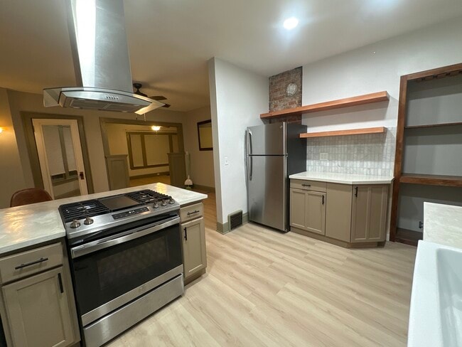 9205 Clifton Blvd unit 9205 Clifton blvd, Cleveland, OH 44102 - photo 4