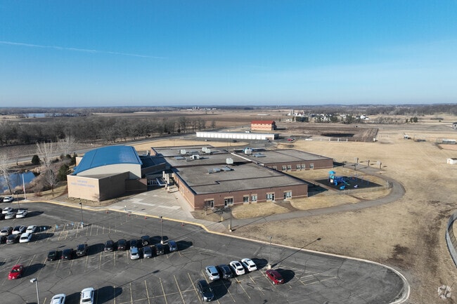 Oak Ridge Elementary School
has an outstanding overall 'A' grade on Niche.