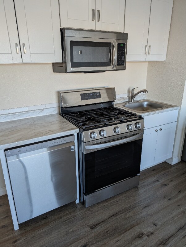 618 Gambell St unit 11, Anchorage, AK 99501 - photo 2