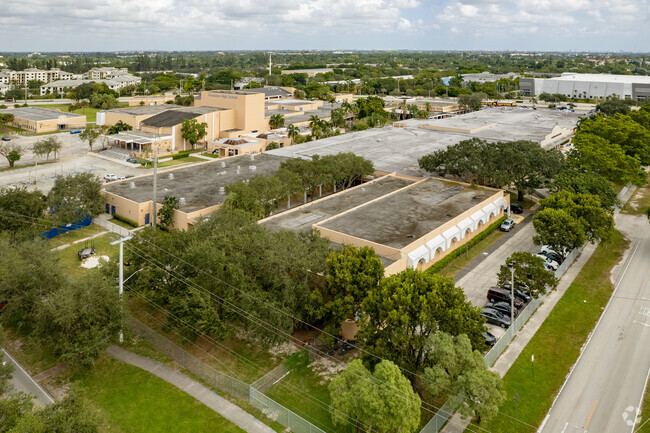 Plantation High School, Plantation FL Rankings & Reviews - Homes.com