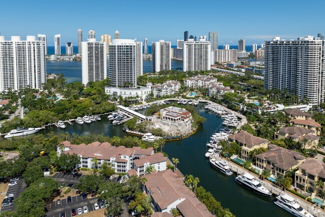 Aventura is a scenic neighborhood with all kinds of life waiting to be explored.