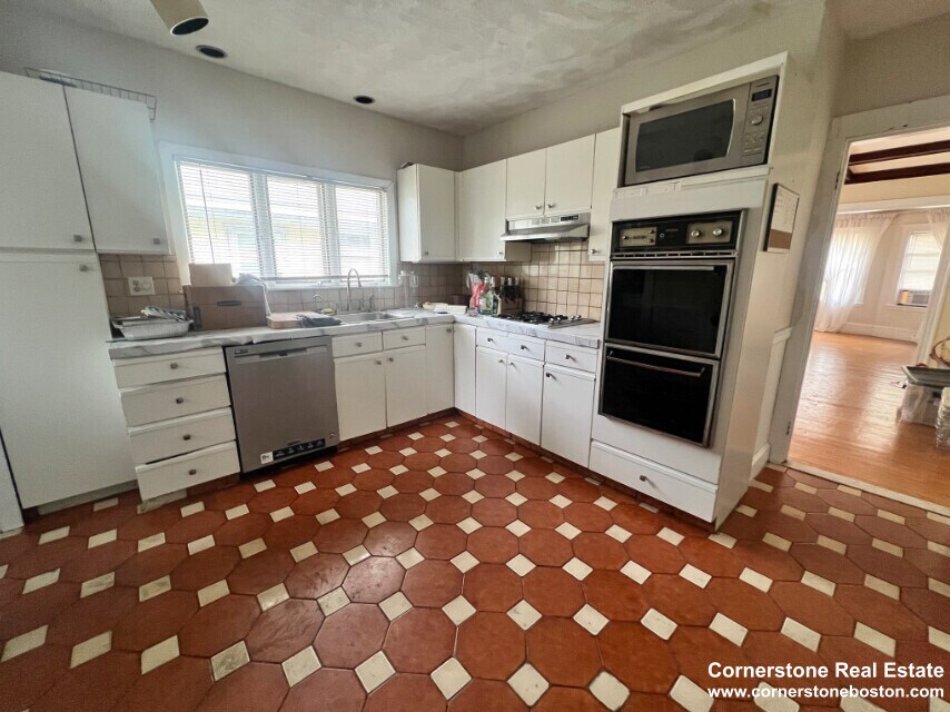 419 Concord Ave unit 2, Cambridge, MA 02138 - photo 1