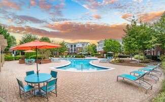 905 Matthews Commons Dr, Matthews, NC 28105