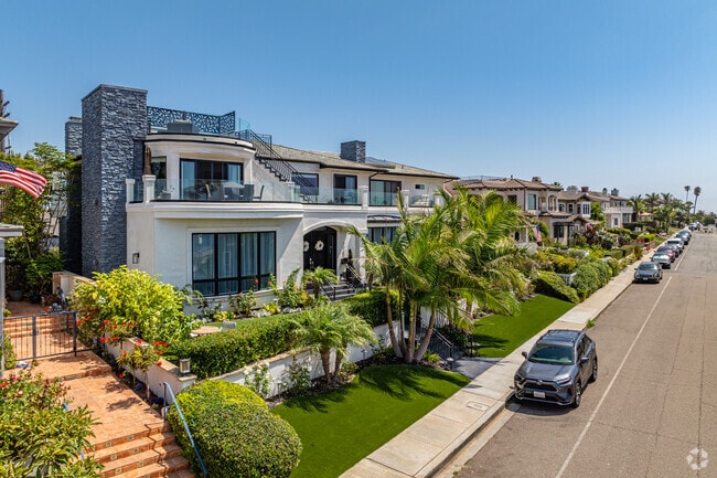 Small lots and custom builds are a hallmark of coastal Lower Hermosa.