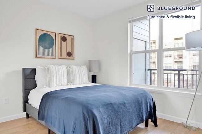 333 Great River Rd unit FL3-ID534, Somerville, MA 02145 - photo 7