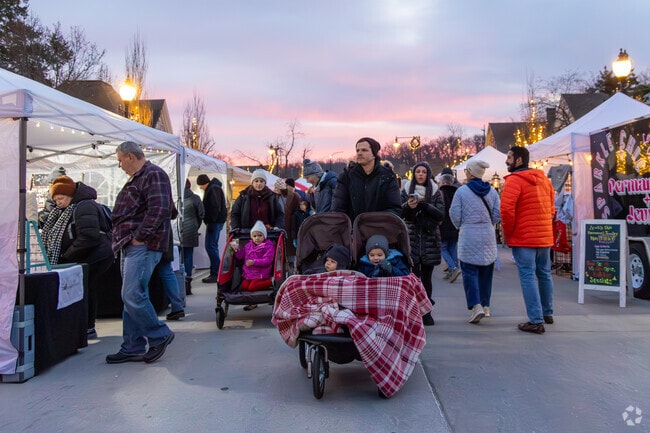Merrill Algonquin Hills residents head to festive outdoor market for the holiday cheer.
