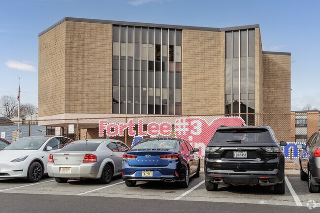 Fort Lee School No. 3 is a highly rated public school in Fort Lee, NJ.