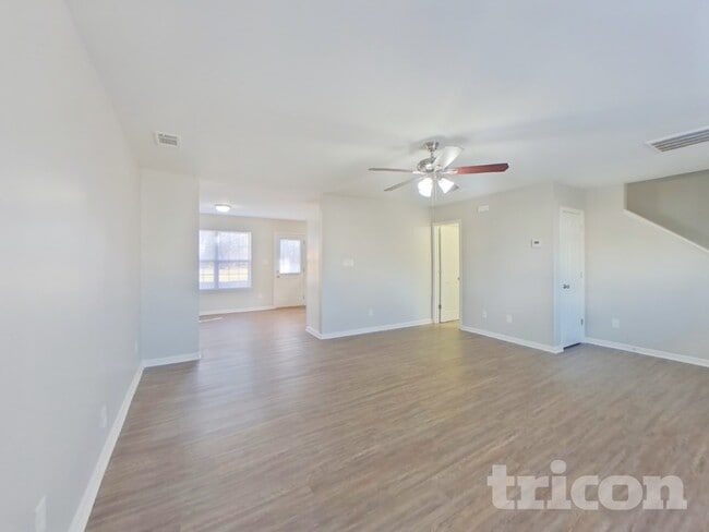 1110 Hipp Rd, Charlotte, NC 28216 - photo 2