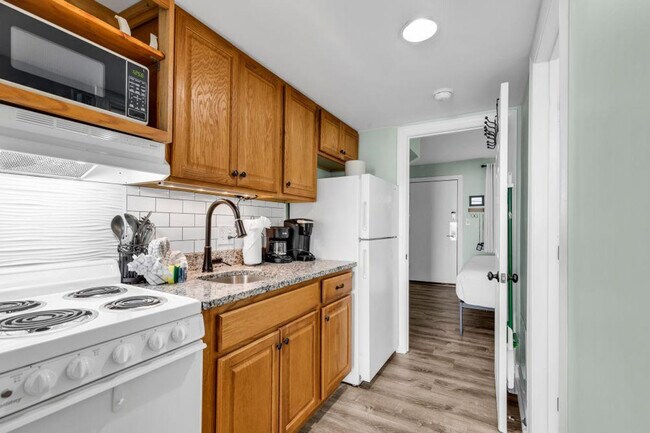 2001 S Ocean Blvd unit ID1266525P, Myrtle Beach, SC 29577 - photo 3