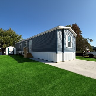 52780 S Zacharias Ct, Chesterfield, MI 48051