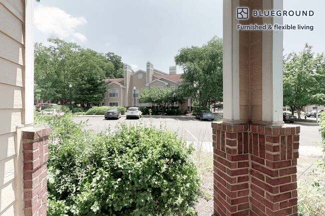 13116 Autumn Woods Way unit FL1-ID8641A, Fairfax, VA 22033 - photo 4