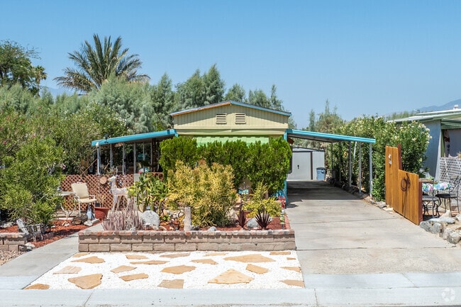 Experience the unique serenity of oasis living in Desert Edge's manufactured homes.