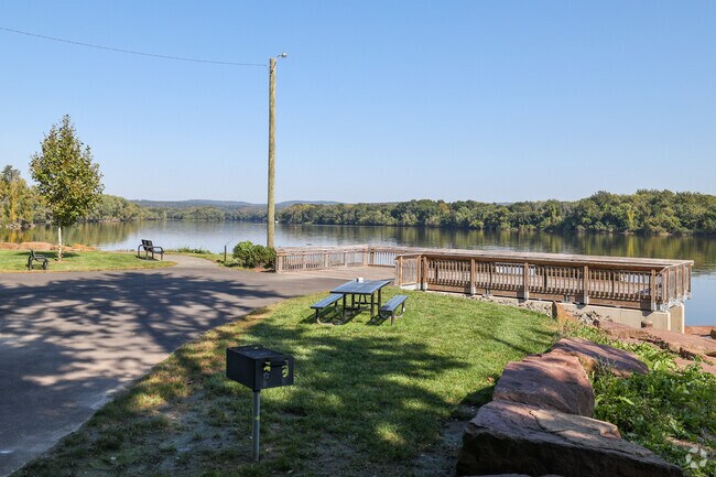 Cromwell Landing is a quiet and relaxing spot on the Connecticut River.