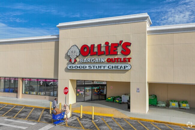 Ollie's Bargain Outlet is located at 942 FL-436 in Fern Park.
