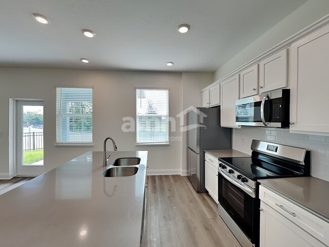 2242 Dablon Ct, Eustis, FL 32726 - photo 4