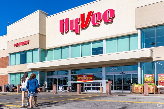 Southwestern Hills residents have access to a HyVee Grocery for their daily grocery needs.