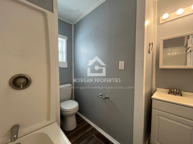 413 N 11th St, Elwood, IN 46036 - photo 4