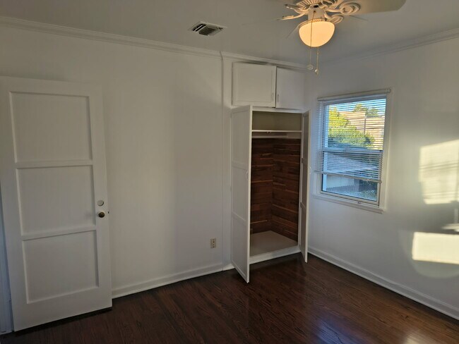 5216 1/2 Agnes Ave unit 5216.5, Los Angeles, CA 91607 - photo 5
