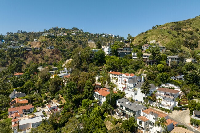 Hollywood Hills West, steeped in cinematic history, offers timeless allure and modern luxury.