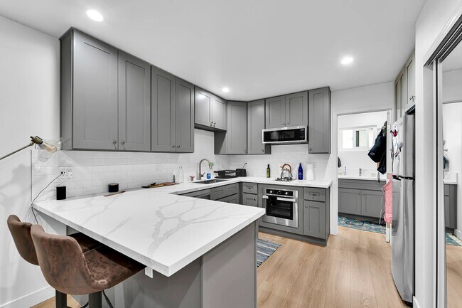 1240 W 29th St unit 9, Los Angeles, CA 90007 - photo 2